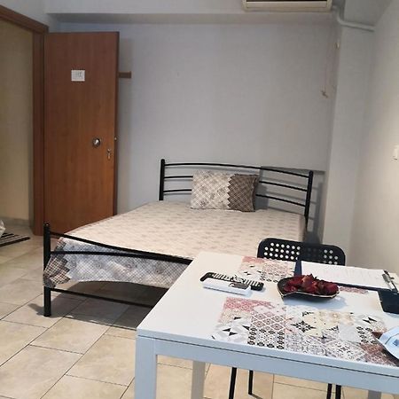Hotel House In The Center Of Piraeus Next To The Port And The Metro!! Exterior foto